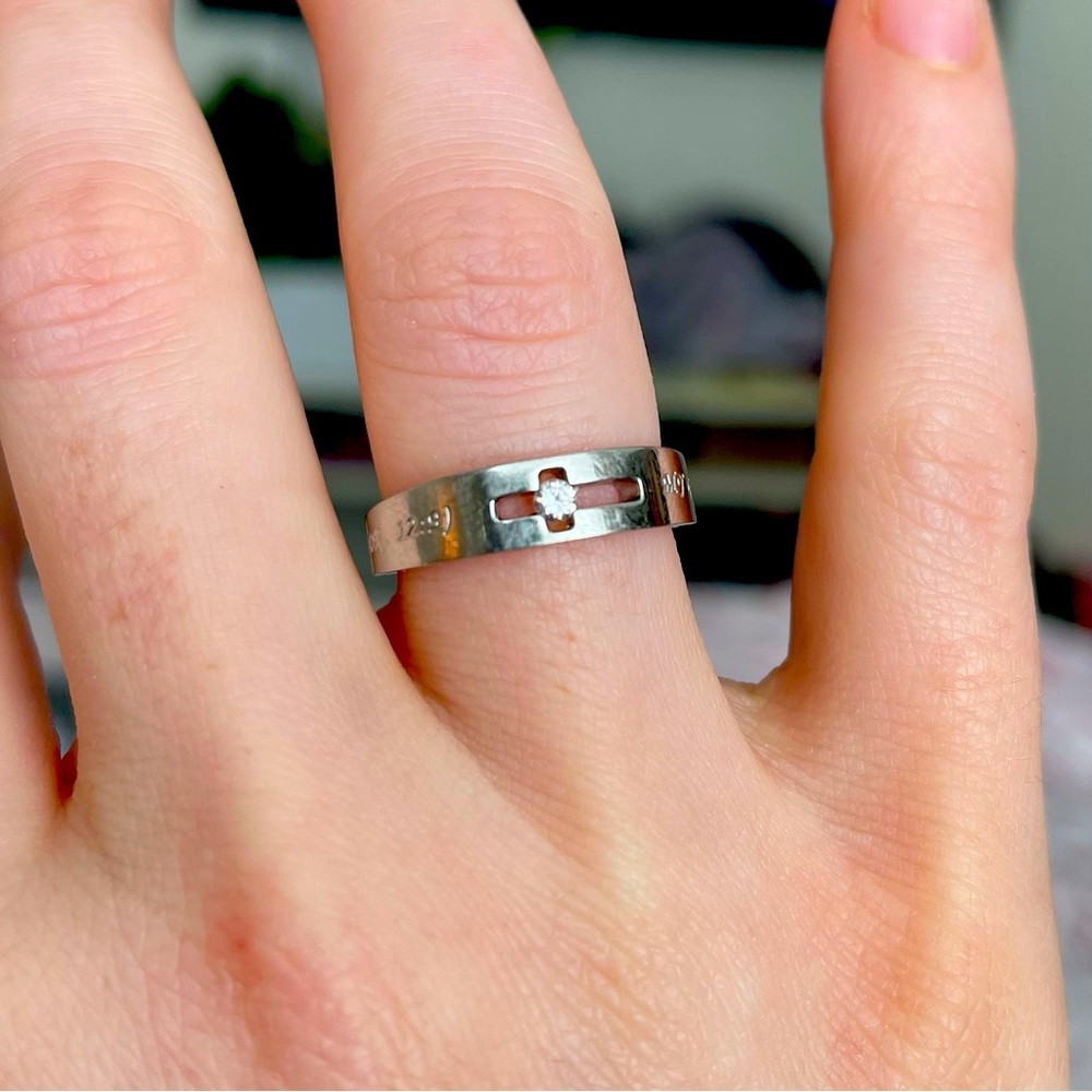 Size 7 Religious Cross Solitary Stone Silver Ring